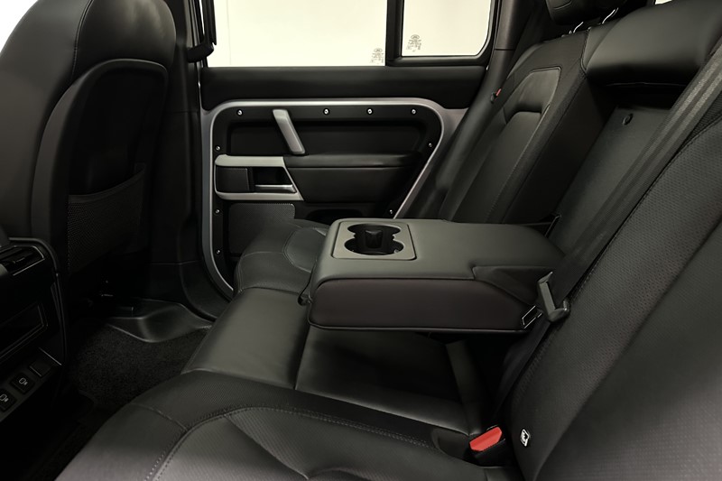 2024 (24) LAND ROVER DEFENDER 3.0 D250 X-Dynamic SE 110 5dr Auto 5230750