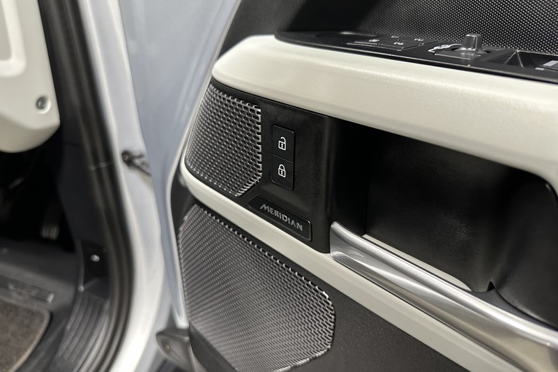 2024 (24) LAND ROVER DEFENDER 3.0 D250 X-Dynamic SE 110 5dr Auto 5230726