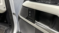 2024 (24) LAND ROVER DEFENDER 3.0 D250 X-Dynamic SE 110 5dr Auto 5230726