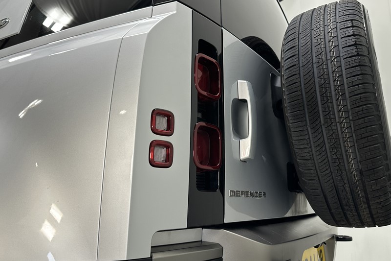 2024 (24) LAND ROVER DEFENDER 3.0 D250 X-Dynamic SE 110 5dr Auto 5230754