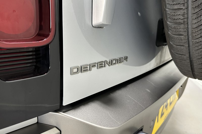 2024 (24) LAND ROVER DEFENDER 3.0 D250 X-Dynamic SE 110 5dr Auto 5230755