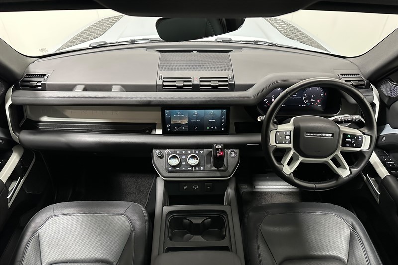 2024 (24) LAND ROVER DEFENDER 3.0 D250 X-Dynamic SE 110 5dr Auto 5230720