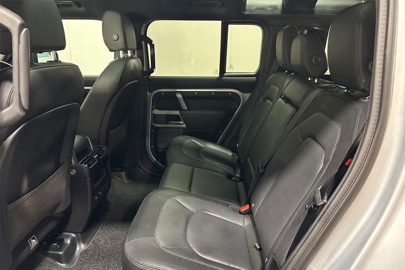 2024 (24) LAND ROVER DEFENDER 3.0 D250 X-Dynamic SE 110 5dr Auto 5230715