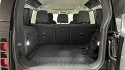 2024 (24) LAND ROVER DEFENDER 2.0 P400e X-Dynamic S 110 5dr Auto 5225727