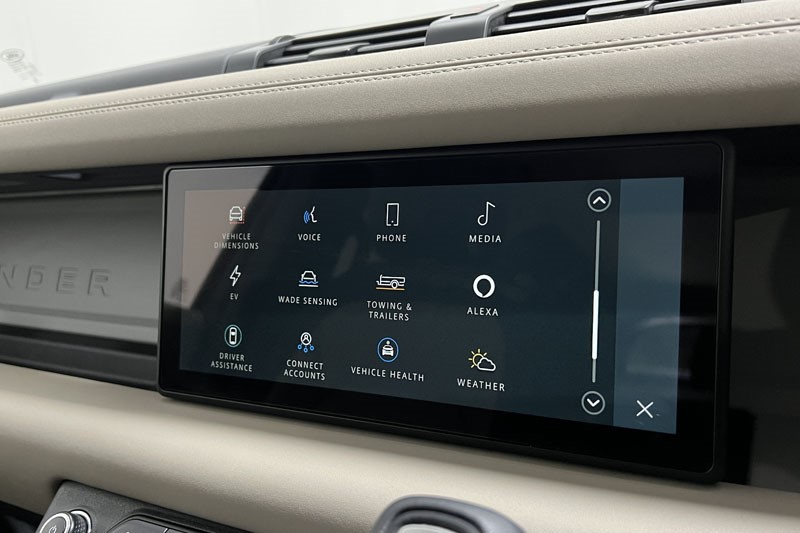 2024 (24) LAND ROVER DEFENDER 2.0 P400e X-Dynamic S 110 5dr Auto 5225718