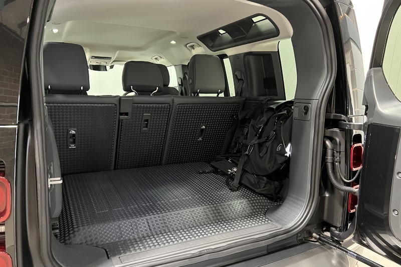 2024 (24) LAND ROVER DEFENDER 2.0 P400e X-Dynamic S 110 5dr Auto 5225728