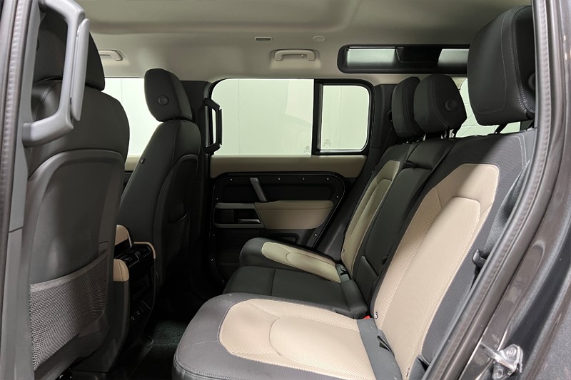 2024 (24) LAND ROVER DEFENDER 2.0 P400e X-Dynamic S 110 5dr Auto 5225690