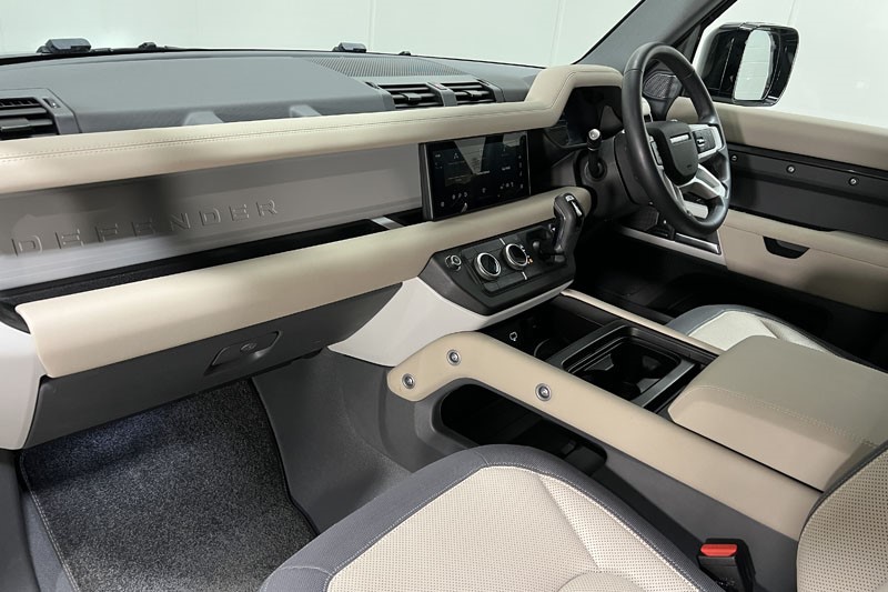 2024 (24) LAND ROVER DEFENDER 2.0 P400e X-Dynamic S 110 5dr Auto 5225722