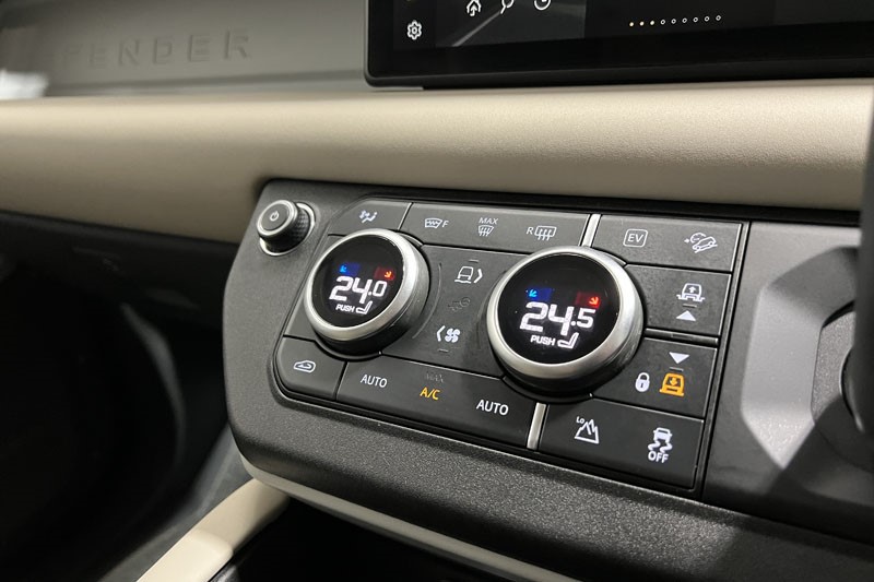 2024 (24) LAND ROVER DEFENDER 2.0 P400e X-Dynamic S 110 5dr Auto 5225711