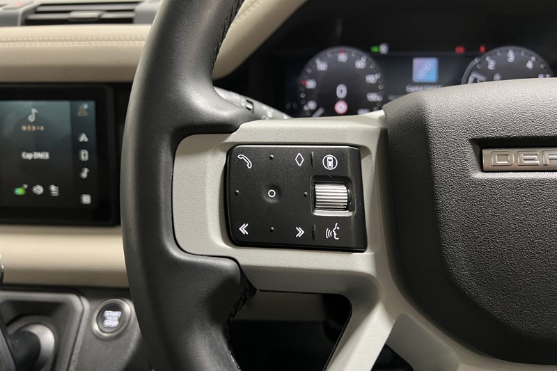 2024 (24) LAND ROVER DEFENDER 2.0 P400e X-Dynamic S 110 5dr Auto 5225707