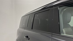 2024 (24) LAND ROVER DEFENDER 2.0 P400e X-Dynamic S 110 5dr Auto 5225733