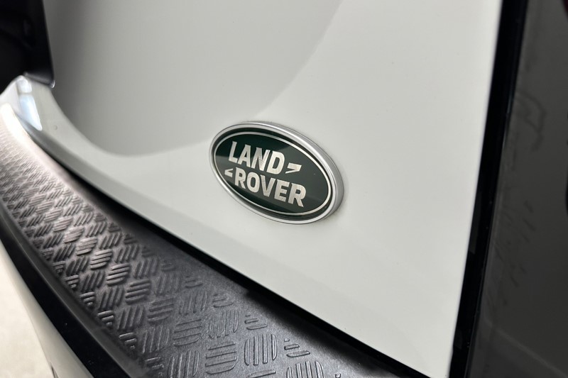 2022 (72) LAND ROVER DEFENDER 3.0 D250 X-Dynamic S 110 5dr Auto 5239384