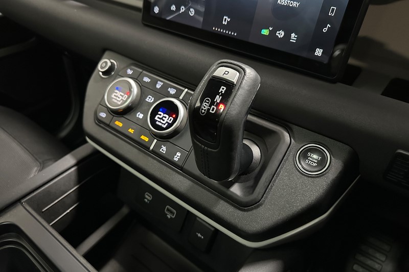 2022 (72) LAND ROVER DEFENDER 3.0 D250 X-Dynamic S 110 5dr Auto 5239358