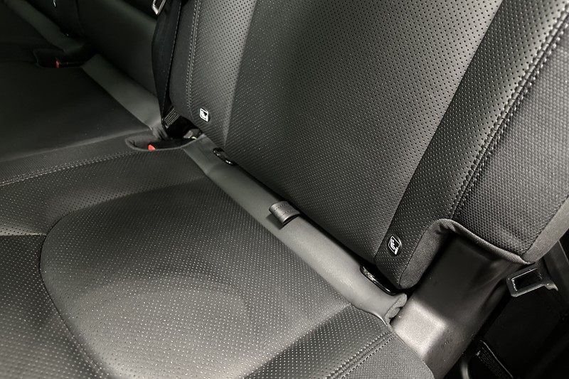 2022 (72) LAND ROVER DEFENDER 3.0 D250 X-Dynamic S 110 5dr Auto 5239377