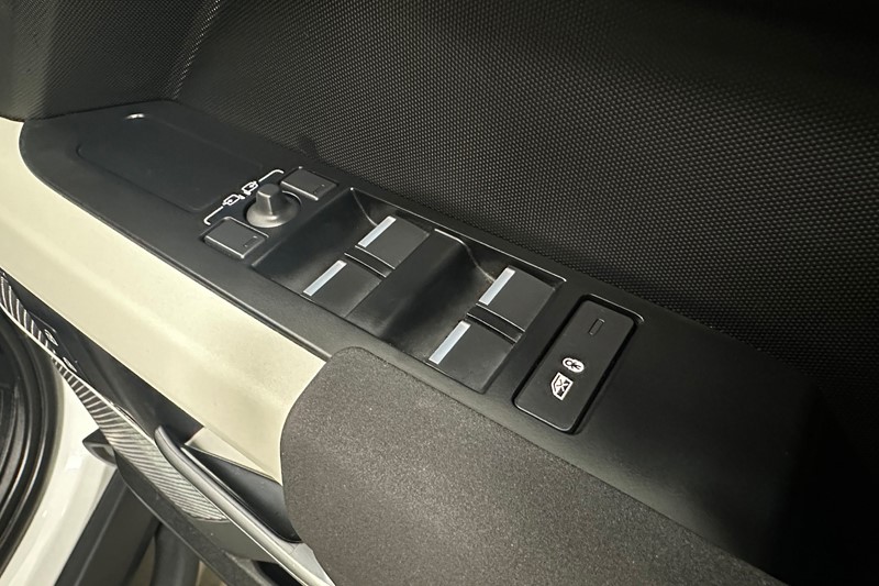 2022 (72) LAND ROVER DEFENDER 3.0 D250 X-Dynamic S 110 5dr Auto 5239347