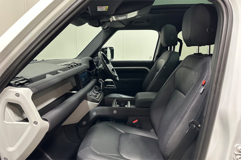 2022 (72) LAND ROVER DEFENDER 3.0 D250 X-Dynamic S 110 5dr Auto 5239335