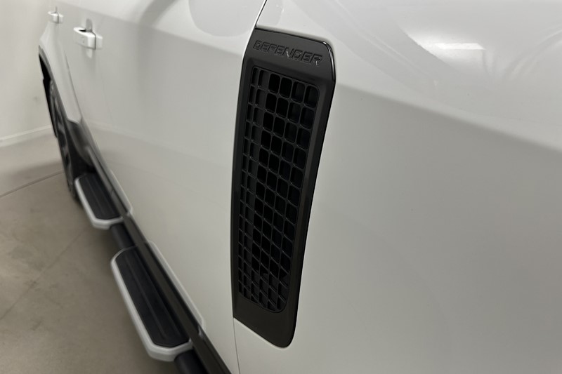 2022 (72) LAND ROVER DEFENDER 3.0 D250 X-Dynamic S 110 5dr Auto 5239389