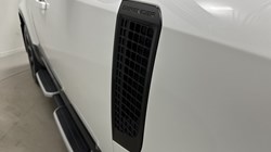 2022 (72) LAND ROVER DEFENDER 3.0 D250 X-Dynamic S 110 5dr Auto 5239389