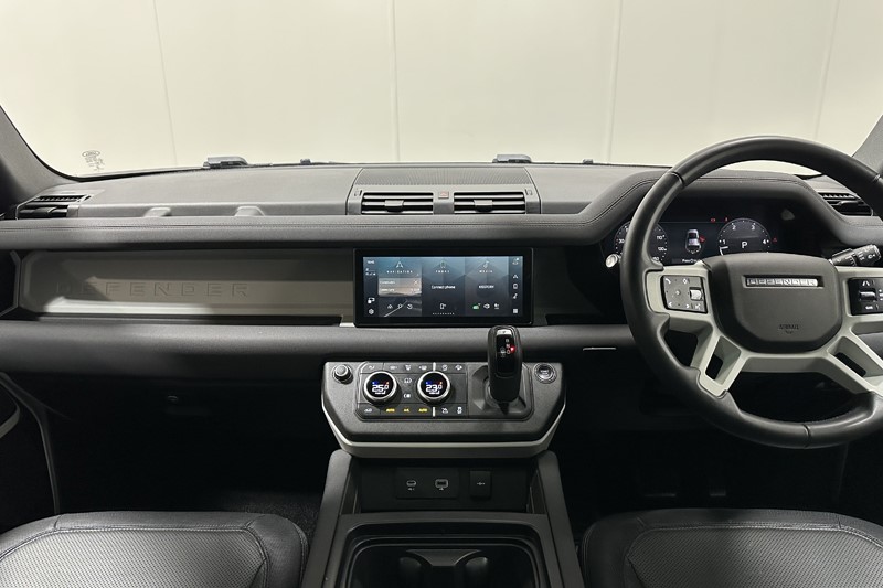 2022 (72) LAND ROVER DEFENDER 3.0 D250 X-Dynamic S 110 5dr Auto 5239342