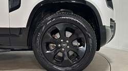 2022 (72) LAND ROVER DEFENDER 3.0 D250 X-Dynamic S 110 5dr Auto 5276940