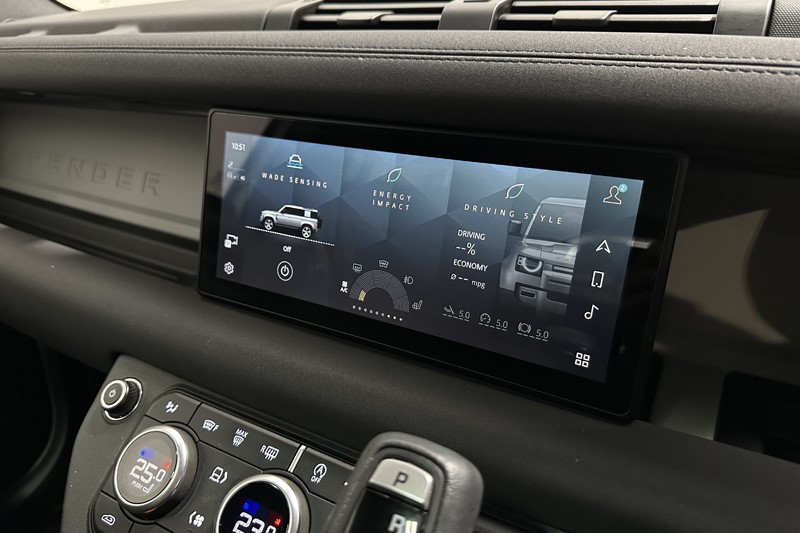 2022 (72) LAND ROVER DEFENDER 3.0 D250 X-Dynamic S 110 5dr Auto 5239361