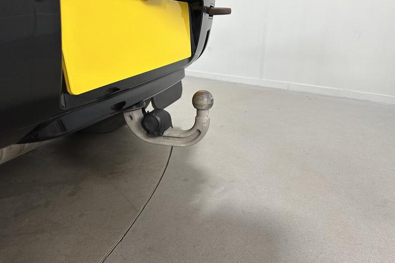 2022 (72) LAND ROVER DEFENDER 3.0 D250 X-Dynamic S 110 5dr Auto 5239372