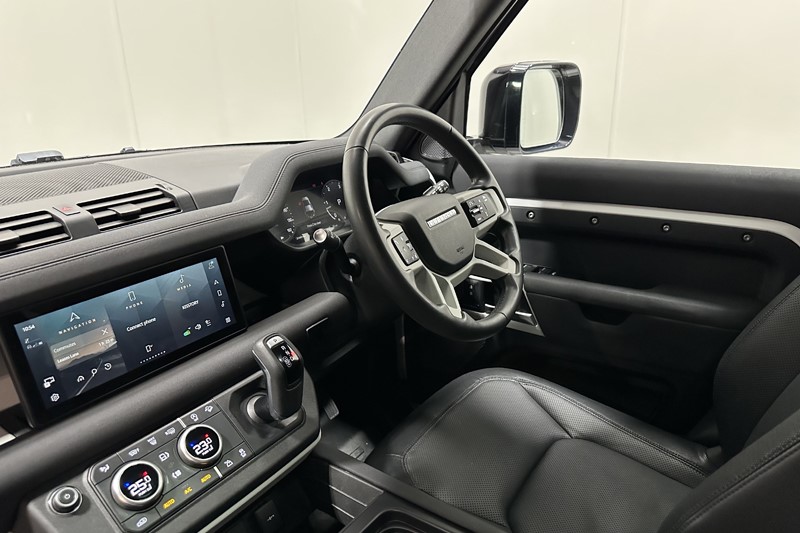 2022 (72) LAND ROVER DEFENDER 3.0 D250 X-Dynamic S 110 5dr Auto 5239374