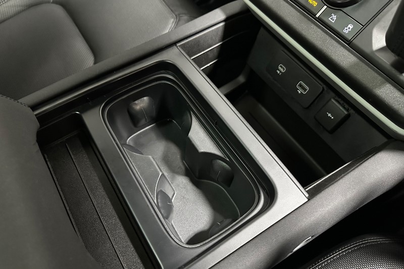 2022 (72) LAND ROVER DEFENDER 3.0 D250 X-Dynamic S 110 5dr Auto 5239357