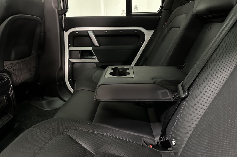 2022 (72) LAND ROVER DEFENDER 3.0 D250 X-Dynamic S 110 5dr Auto 5239378