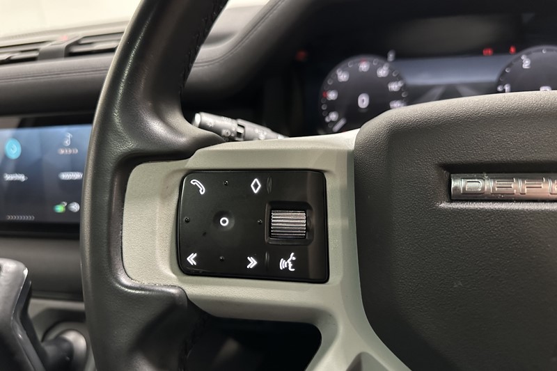 2022 (72) LAND ROVER DEFENDER 3.0 D250 X-Dynamic S 110 5dr Auto 5239355