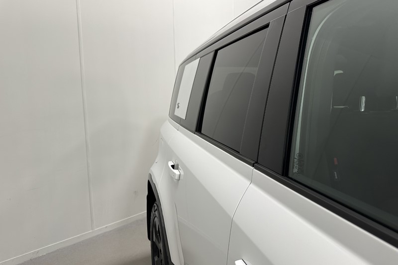 2022 (72) LAND ROVER DEFENDER 3.0 D250 X-Dynamic S 110 5dr Auto 5239386