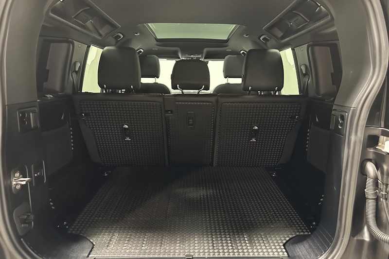 2022 (72) LAND ROVER DEFENDER 3.0 D250 X-Dynamic S 110 5dr Auto 5239380