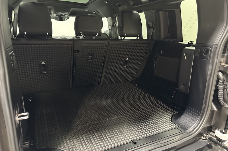 2022 (72) LAND ROVER DEFENDER 3.0 D250 X-Dynamic S 110 5dr Auto 5239381