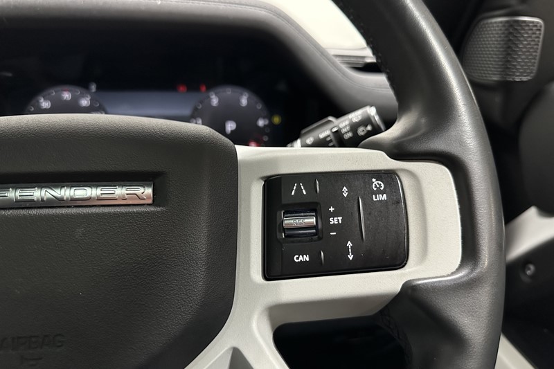 2022 (72) LAND ROVER DEFENDER 3.0 D250 X-Dynamic S 110 5dr Auto 5239354