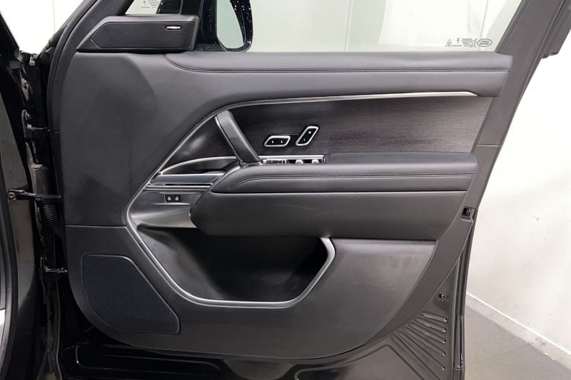 2025 (25) LAND ROVER RANGE ROVER 3.0 P460e SE 4dr Auto 5236880