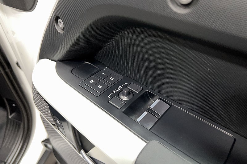 2022 (72) LAND ROVER DEFENDER 3.0 D250 X-Dynamic SE 90 3dr Auto 5248498