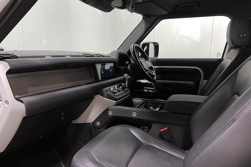 2022 (72) LAND ROVER DEFENDER 3.0 D250 X-Dynamic SE 90 3dr Auto 5248517