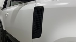 2022 (72) LAND ROVER DEFENDER 3.0 D250 X-Dynamic SE 90 3dr Auto 5248535