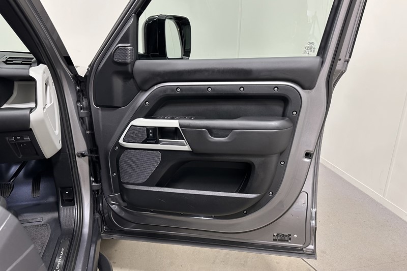 2024 (24) LAND ROVER DEFENDER 3.0 D250 X-Dynamic HSE 110 5dr Auto 5255314