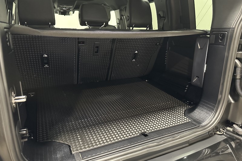 2024 (24) LAND ROVER DEFENDER 3.0 D250 X-Dynamic HSE 110 5dr Auto 5255345