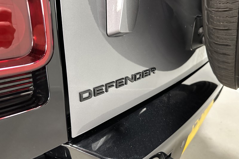 2024 (24) LAND ROVER DEFENDER 3.0 D250 X-Dynamic HSE 110 5dr Auto 5255347