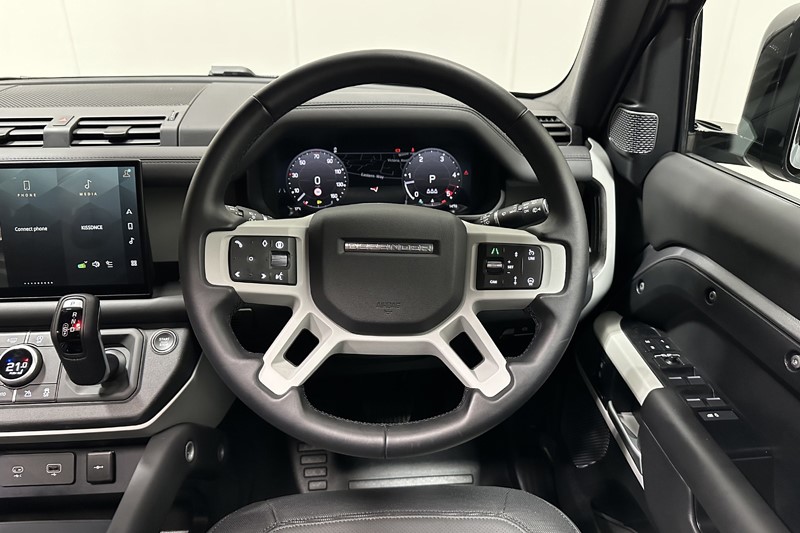 2024 (24) LAND ROVER DEFENDER 3.0 D250 X-Dynamic HSE 110 5dr Auto 5255312