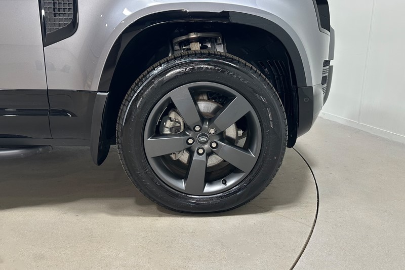 2024 (24) LAND ROVER DEFENDER 3.0 D250 X-Dynamic HSE 110 5dr Auto 5255309