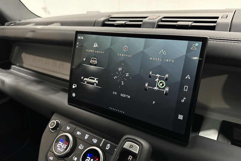 2024 (24) LAND ROVER DEFENDER 3.0 D250 X-Dynamic HSE 110 5dr Auto 5255329