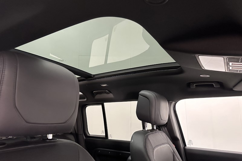 2024 (24) LAND ROVER DEFENDER 3.0 D250 X-Dynamic HSE 110 5dr Auto 5255323