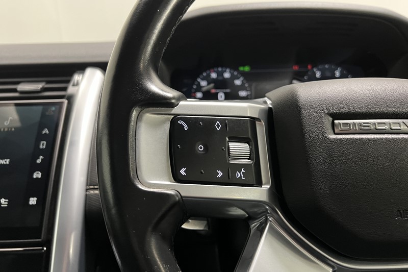 2023 (23) LAND ROVER DISCOVERY 3.0 D300 R-Dynamic SE 5dr Auto 5241403