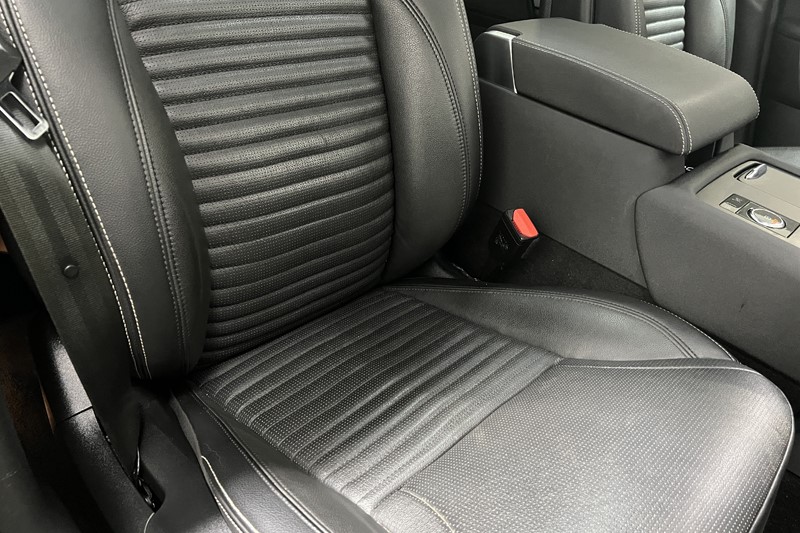 2023 (23) LAND ROVER DISCOVERY 3.0 D300 R-Dynamic SE 5dr Auto 5241400