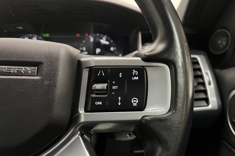 2023 (23) LAND ROVER DISCOVERY 3.0 D300 R-Dynamic SE 5dr Auto 5241404