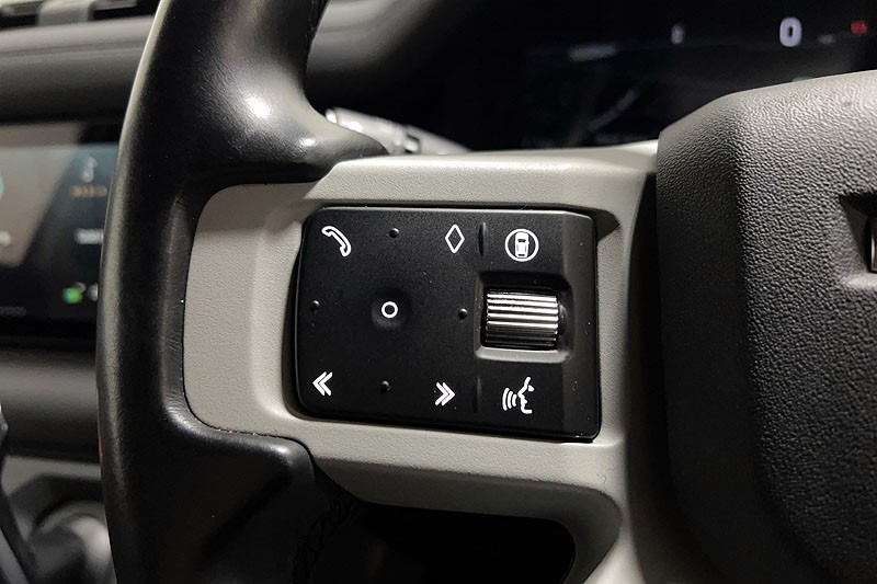 2023 (73) LAND ROVER COMMERCIAL DEFENDER 3.0 D250 Hard Top SE Auto 5261385