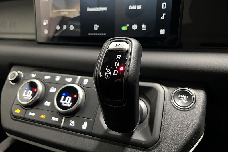 2023 (73) LAND ROVER COMMERCIAL DEFENDER 3.0 D250 Hard Top SE Auto 5261389